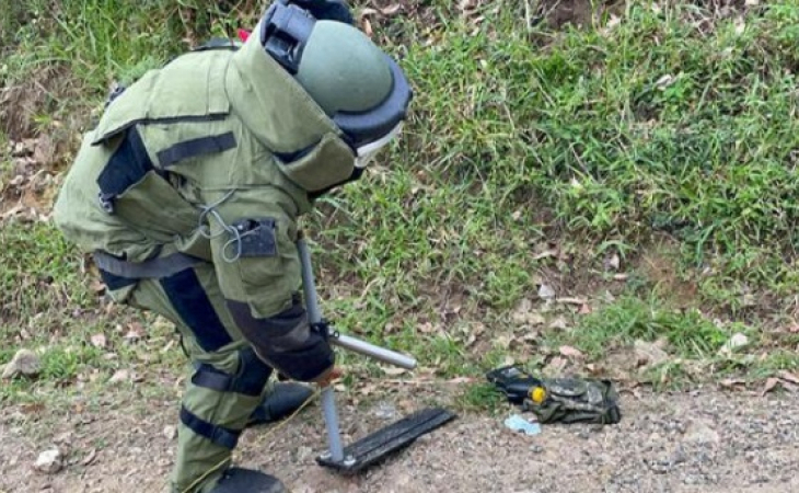 Cierran la vía a Cartagena del Chairá por posibles bombas