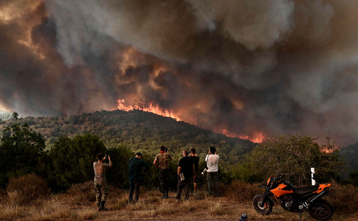 Cali: bomberos piden ayuda para mitigar incendio en la Buitrera