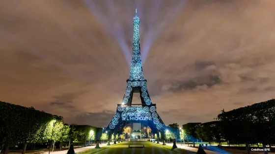 La torre Eiffel tuvo que ser evacuada en plena Navidad